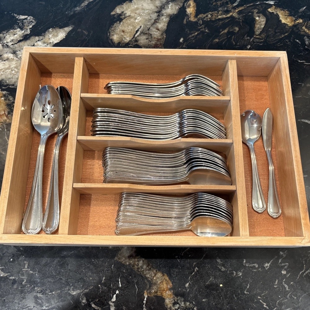 Oneida SOUTHWYCK Flatware 37 Pieces Set  for 8